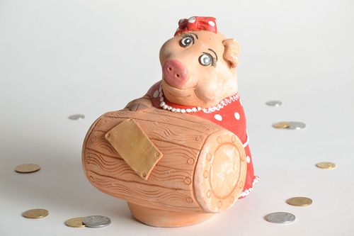 Mealheiro de cerâmica em forma de um porquinho  - MADEheart.com
