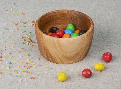Deep wooden bowl - MADEheart.com