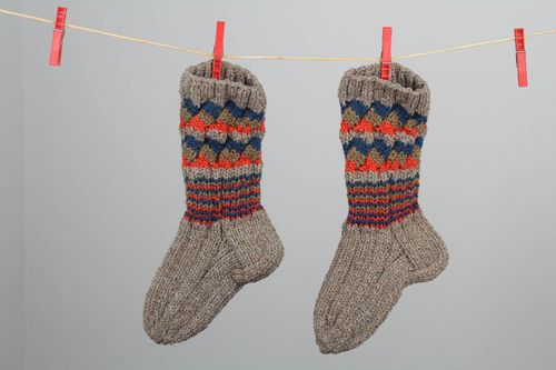 Meias quentes cinzentas tricotadas de lã à mão roupas de mulher artesanais - MADEheart.com