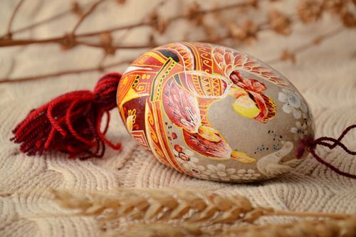 Handmade Easter egg with painting - MADEheart.com