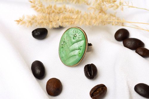 Кольцо ручной работы кольцо для девушек украшение из полимерной глины зеленое - MADEheart.com