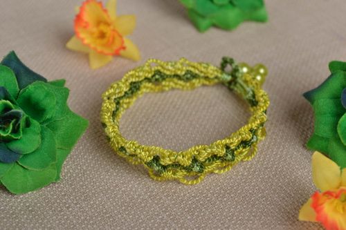 Bracelet macramé Bijou fait main en fils synthétiques Cadeau pour femme - MADEheart.com
