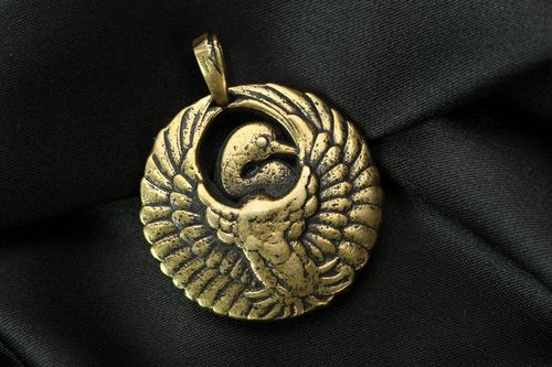 Anhänger aus Bronze Storch - MADEheart.com