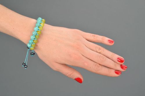 Handmade bracelet with turquoise and onyx - MADEheart.com