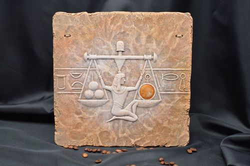 Quadratisches schönes handgemachtes Wandbild aus Ton Sternzeichen Waage - MADEheart.com