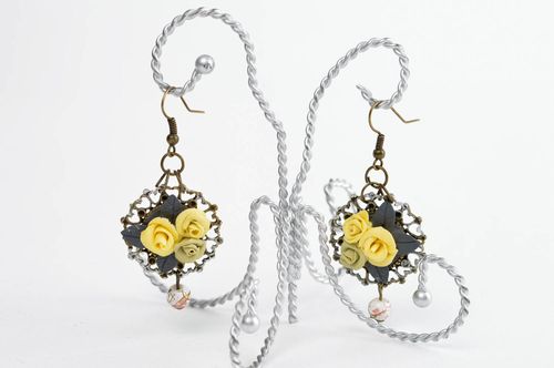 Pendientes hechos a mano con cuentas plásticas bisutería fina regalo original - MADEheart.com
