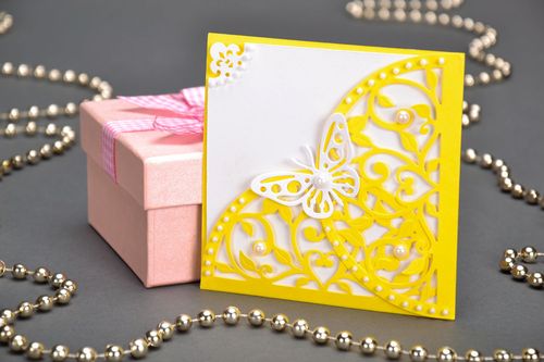 Cartão postal na técnica de corte figurado - MADEheart.com