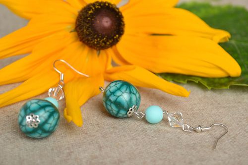 Handmade lange Ohrringe Designer Schmuck Accessoire für Frauen aus Polymerton - MADEheart.com