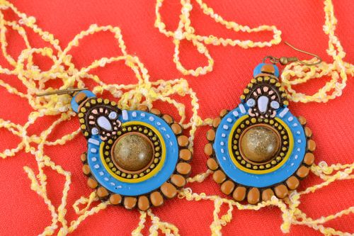 Longues boucles doreilles en pâte polymère rondes multicolores faites main - MADEheart.com