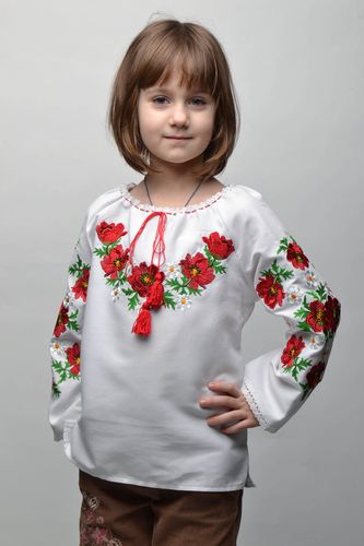 Satin stitch embroidered shirt for 5-7 years old girl - MADEheart.com