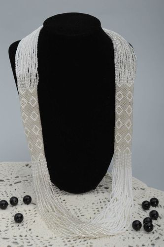 Колье из бисера украшение ручной работы ожерелье из бисера белое красивое - MADEheart.com