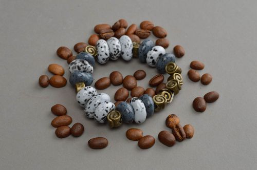 Bracelet original en perles de porcelaine gris fait main pour femme design - MADEheart.com