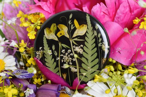 Handmade polymer clay dark round brooch with dried flowers in epoxy resin  - MADEheart.com