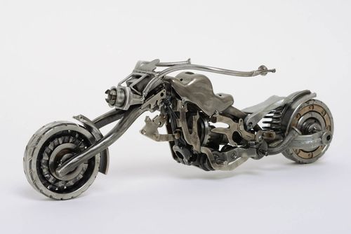 Металлическая статуэтка мотоцикла в стиле техно арт ручной работы оригинальная - MADEheart.com