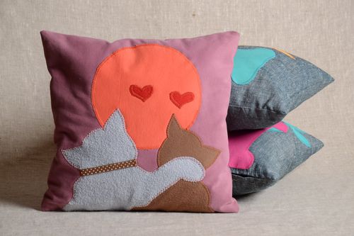 Мягкая диванная подушка со съемной наволочкой из ткани ручной работы Котики - MADEheart.com