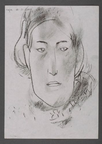 Portrait of woman - MADEheart.com