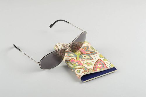 Designer Passhülle handgemachte Reisepass Schutzhülle tolles Deko Accessoire - MADEheart.com