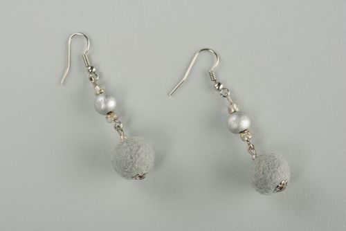 Long earrings with felt beads - MADEheart.com