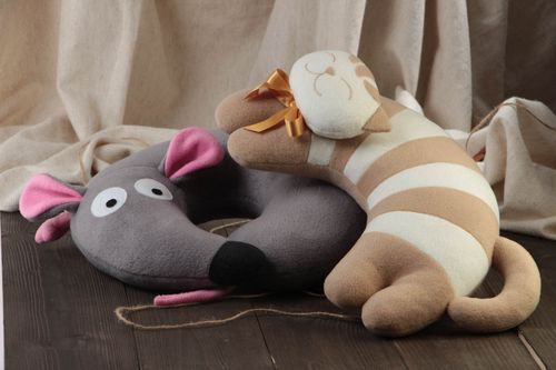 Kinder Nackenkissen Set 2 Stück Maus und Kater handgemacht schön originell  - MADEheart.com