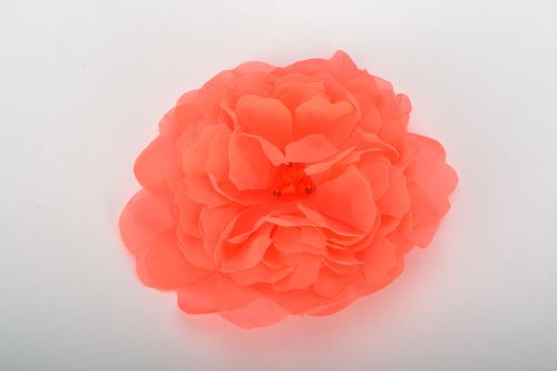 Broche de tecido feito à mão em forma da flor Peonia - MADEheart.com