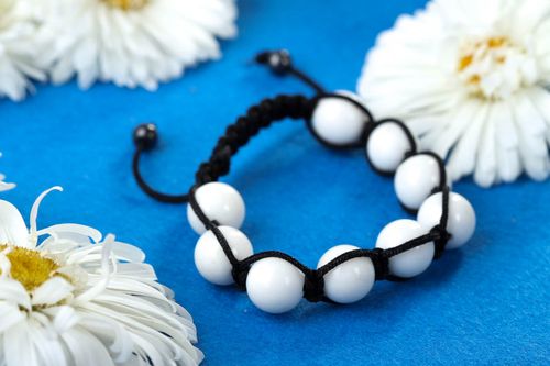 Armband handmade Edelstein Schmuck Damen Armband Hämatit Achat Schmuck weiß - MADEheart.com