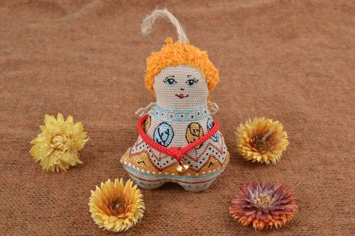 Petite décoration en tissu à suspendre multicolore en forme dange faite main - MADEheart.com