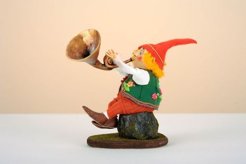 Estatueta Trompetista - MADEheart.com