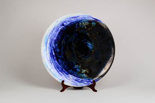 Plato decorativo artesanal decoración de casa plato de cerámica pintado negro - MADEheart.com