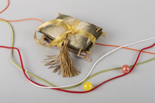 Cojín decorativo hecho a mano de terciopelo decoración de casa regalo original - MADEheart.com