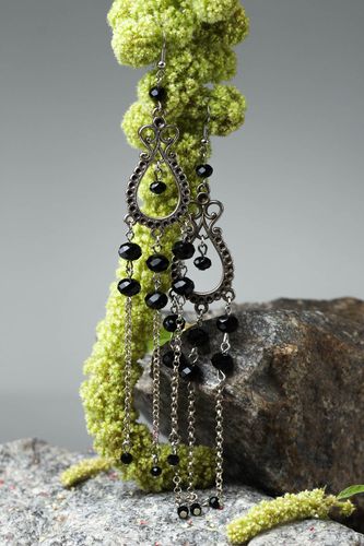 Orecchini pendenti di perline fatti a mano bigiotteria originale da donna - MADEheart.com