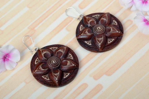 Boucles doreilles bois Bijou fait main rond Accessoire femme design original - MADEheart.com