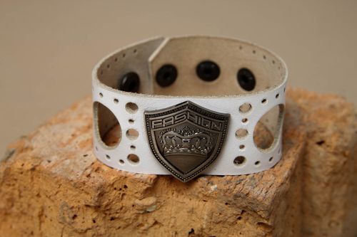 Bracciale in pelle fatto a mano accessorio originale bigiotteria da donna - MADEheart.com