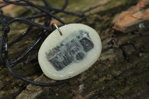 Handmade oval pendant made of polymer clay with the image of photo camera - MADEheart.com