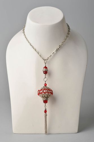 Pendentif en perles de rocaille Bijou fait main sur chaîne Cadeau pour femme - MADEheart.com