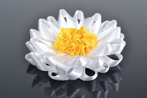 White and yellow handmade childrens kanzashi satin flower hair clip Camomile - MADEheart.com