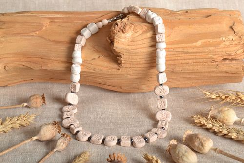 Clay white necklace - MADEheart.com