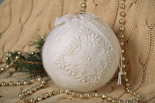 Brinquedo de Natal branco feito à mão enfeites para árvore de Natal  - MADEheart.com