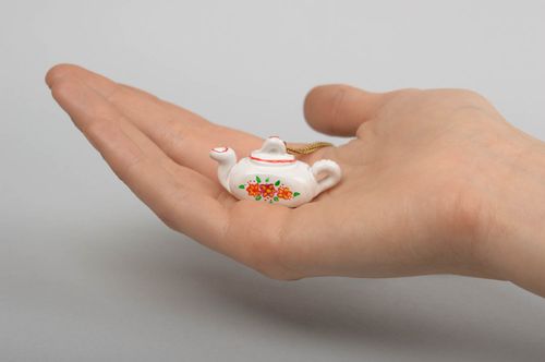 Handmade Anhänger Schmuck für Frauen Anhänger aus Ton Kanne mit Blumen an Kette - MADEheart.com