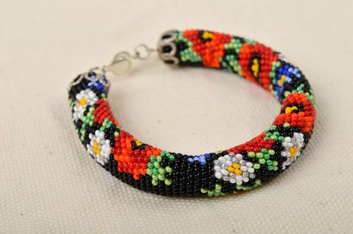 Bright floral beaded cord wrist bracelet with red poppies  - MADEheart.com