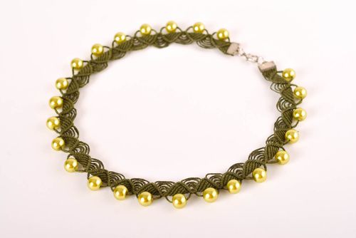 Collier macramé Bijou fait main vert avec perles fantaisie Cadeau pour femme - MADEheart.com