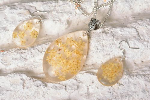 Parure de Bijoux en résine époxyde fait main sureau Boucles doreilles pendentif - MADEheart.com