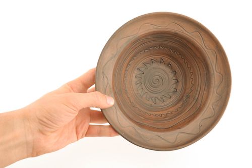 Керамическая тарелка в технике молочения - MADEheart.com