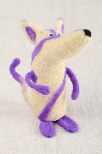 Мягкая игрушка ручной работы валяная игрушка фиолетовый койот игрушка из шерсти - MADEheart.com