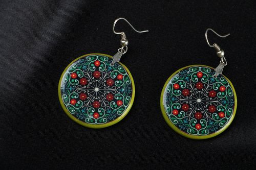 Round earrings made of polymer clay - MADEheart.com