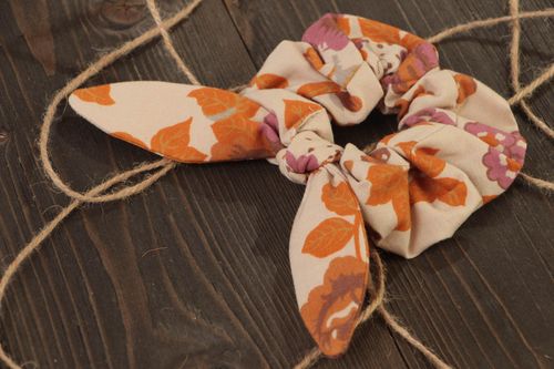Handmade designer cotton fabric hair band with small dolly bow in beige palette - MADEheart.com