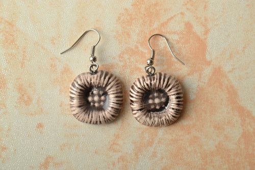 Boucles doreilles en céramique peintes démaux faites main - MADEheart.com