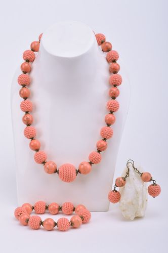 Set de bijoux tricotés collier boucles doreilles et bracelet fait main - MADEheart.com