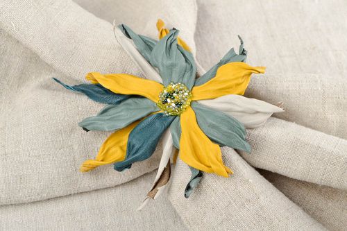 Handgeschaffen Schmuck aus Leder stilvoll Brosche Lleder Schmuck für Frauen - MADEheart.com