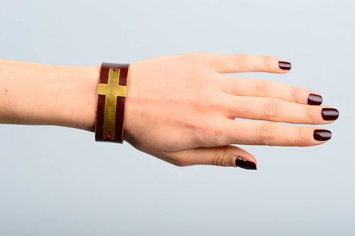 Unusual handmade leather bracelet fashion trends leather goods small gifts - MADEheart.com