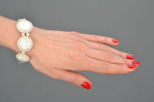 Bracelet nacre et perle fait main - MADEheart.com